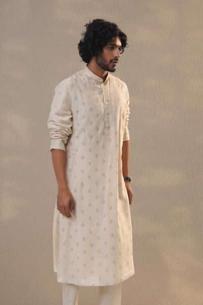 classic-mukaish-kurta-set